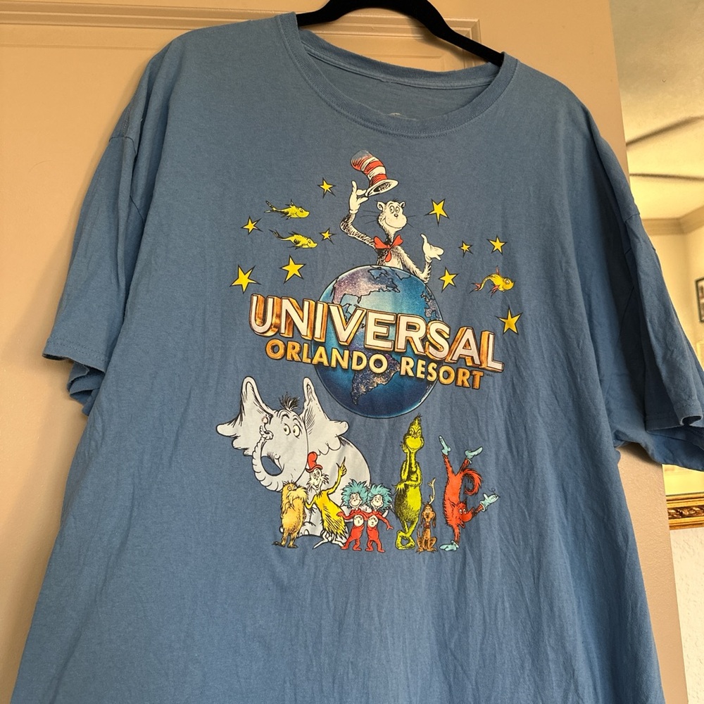 Universal Orlando Resort t shirt